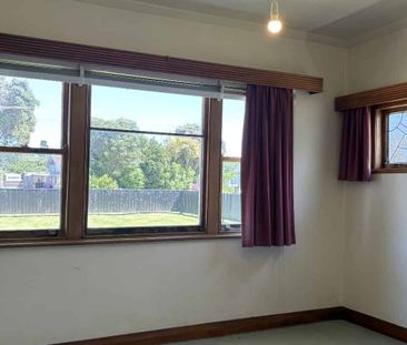 Plenty of space both indoors and out - Photo 2