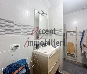 Caumont, centre : Maison de village T4 rénovée 99 m² avec terrasse ... - Photo 3