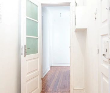 Room in a shared 4-bedroom apartment for rent in Lisbon, professionals only - Foto 6