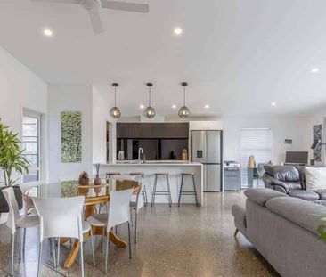 Stunning Motuoapa Living! - Photo 1