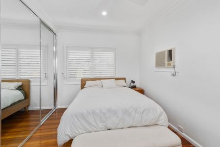 Easy Living with a Pool and Space to Entertain - Photo 4