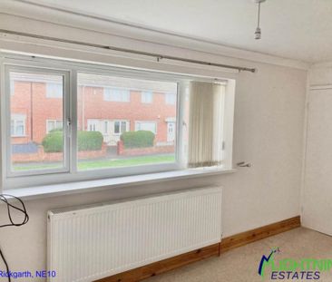 2 bedroom semi-detached house to rent - Photo 3