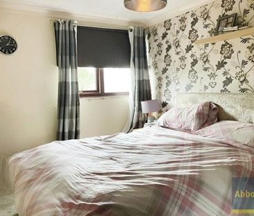 PITSEA, BASILDON - Photo 2