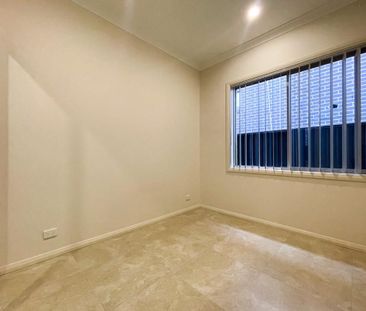 Spacious Granny Flat! - Photo 1