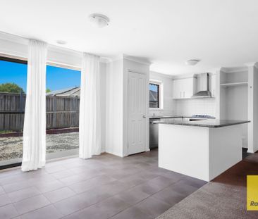 Spacious 3-Bedroom Family Home for Rent at 915 Sayers Road, Tarneit - Photo 5