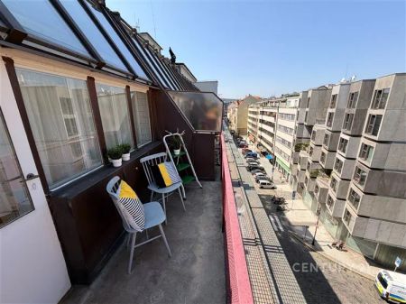 Designový 2+kk s klimatizací a dvěma balkony - Фото 4