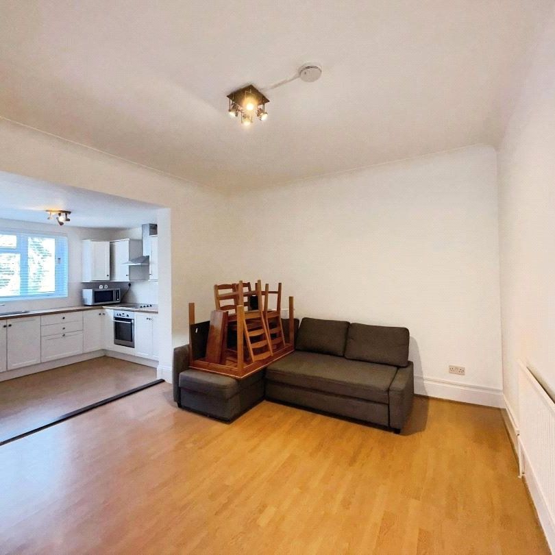 York Road, Woking, Surrey, GU22 7XS - Photo 1