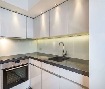 This is a very impressive, one double bedroom apartment in a contemporary design style and in excellent condition throughout. - Photo 1