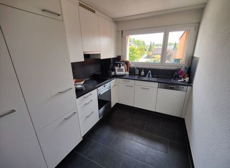 Renovierte 4.5 Zimmerwohnung an zentraler Lage - Photo 4