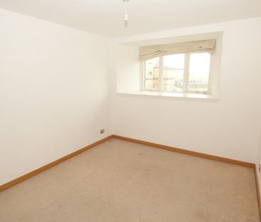 2 Bed Flat, East Float Quay, CH41 - Photo 2