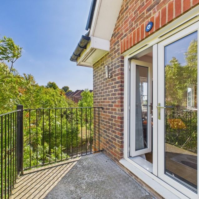 Freer Crescent, High Wycombe,HP13 - Photo 1