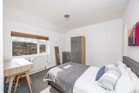 5 bedroom semi-detached house to rent - Photo 3