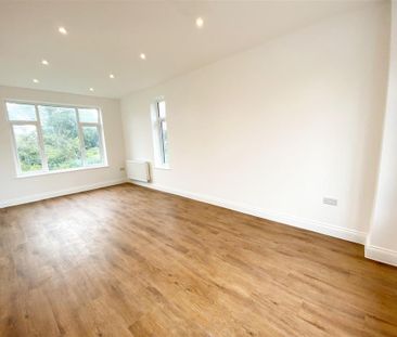 3 bedroom detached house to rent - Photo 2