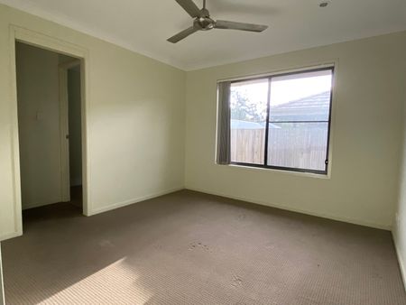 12 Sunstone Avenue, Pimpama QLD 4209 - House For Rent | Domain - Photo 5