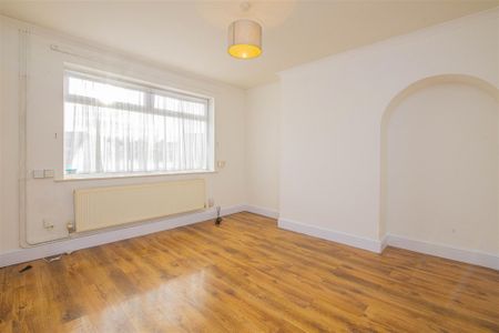 2 bed House To Let - Photo 4