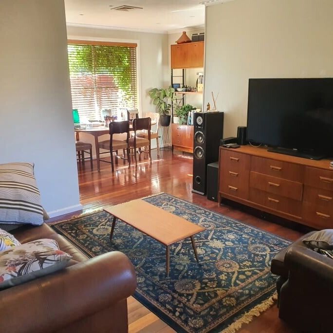 Hughesdale - Photo 1