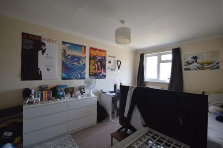 4 bedroom terraced house to rent - Photo 2