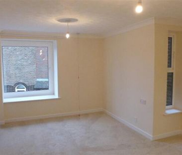 1 bedroom retirement property to rent - Photo 6