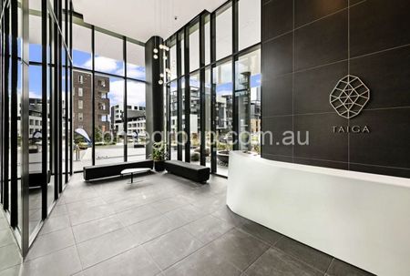 Large study | Large bedroom - Photo 5