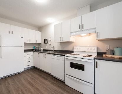 2 BEDROOM TOWNHOME - Private yard! — 2 Bedroom - Photo 1
