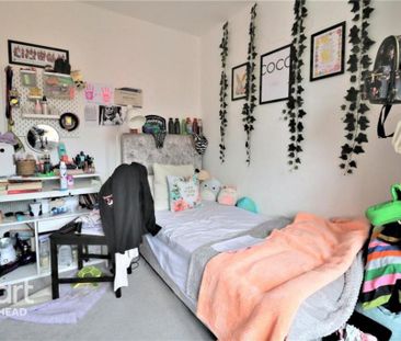 4 bedroom semi-detached house to rent - Photo 5