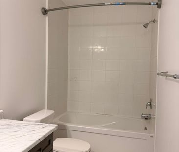 For Lease - 98 Benhurst Crescent, Brampton, Ontario - Photo 2