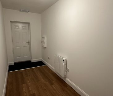 London Road North - Photo 3