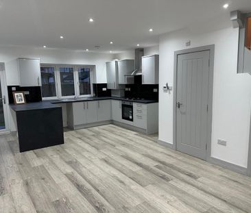 2 bedroom detached house to rent - Photo 5