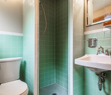 For Lease - 227 Lakeshore Road Unit# Unit #2, Oakville, Ontario - Photo 5