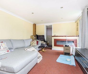 4 bedroom detached house to rent - Photo 3