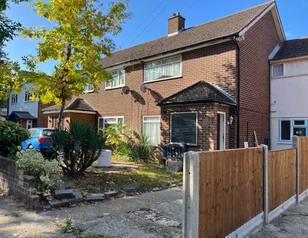 Sipson Road, West Drayton - Photo 1