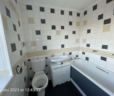 2 bedroom semi-detached house to rent - Photo 6