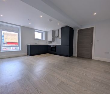 Clarendon Apartments, Canal Walk, Southampton, SO14 - Photo 2