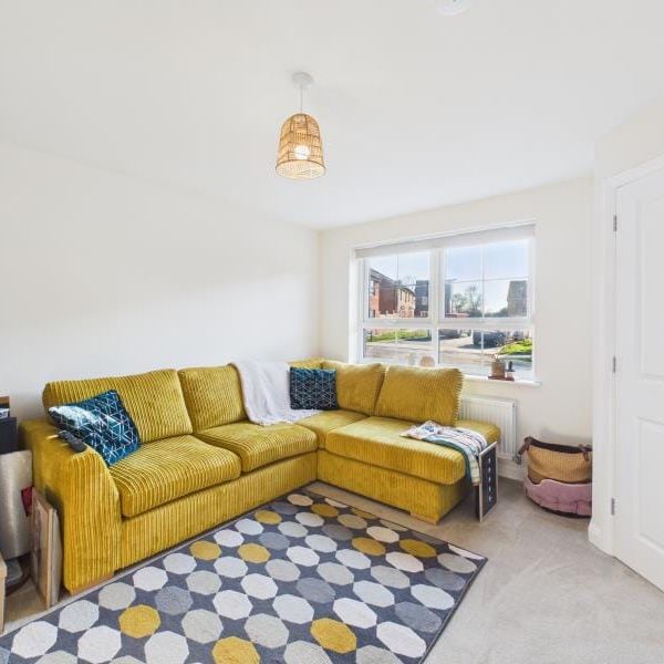 Sniggs Field Avenue, Winnycroft - Photo 1