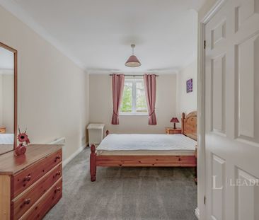 2 bedroom apartment to rent Beverley Mews, Crawley, West Sussex, RH10 - Photo 3
