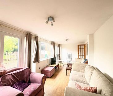 4 bedroom semi-detached house to rent - Photo 4