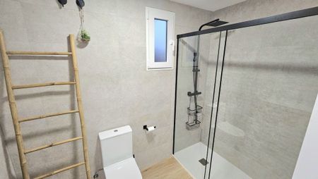 Carrer de Joan Mercader, Valencia, Valencian Community 46011 - Photo 4