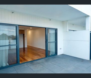 33/1045-1047 Whitehorse Road, Box Hill, Vic 3128 - Photo 1