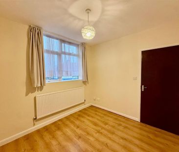 2 bedroom end of terrace house to rent - Photo 5