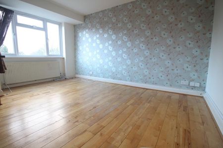 2 bedroom maisonette to rent - Photo 2