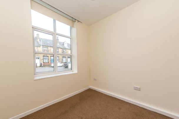 FLAT 3 4A CLOUGH STREET MORLEY LEEDS LS27 8QZ - Photo 1