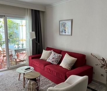 Luxury Apartment for rent in The Golden Mile, Marbella, Andalusia - Photo 4