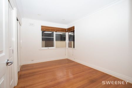 Stunning Family Living In Prime Location! - Photo 3