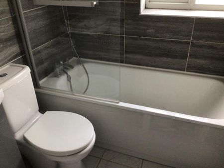 2 bedroom semi-detached house to rent - Photo 5