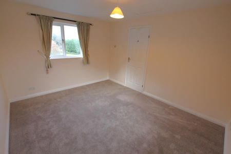 Friary Court, Woking - 1 bedroomProperty for lettings - Seymours - Photo 2