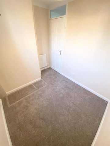 2 bedroom end of terrace house to rent - Photo 4