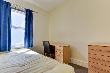 6 bedroom house to rent - Photo 4