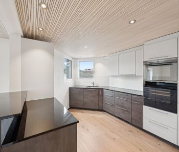 Moderne 3.5 Zimmerwohnung in einem Zweifamilienhaus - Photo 4