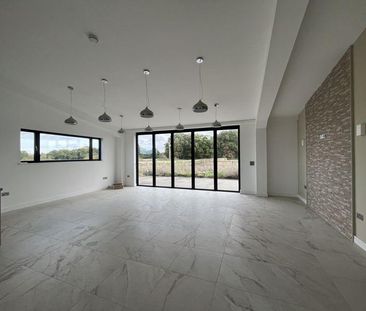 4 bedroom detached bungalow to rent - Photo 4