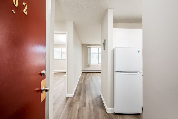 Signature Manor - Photo 1